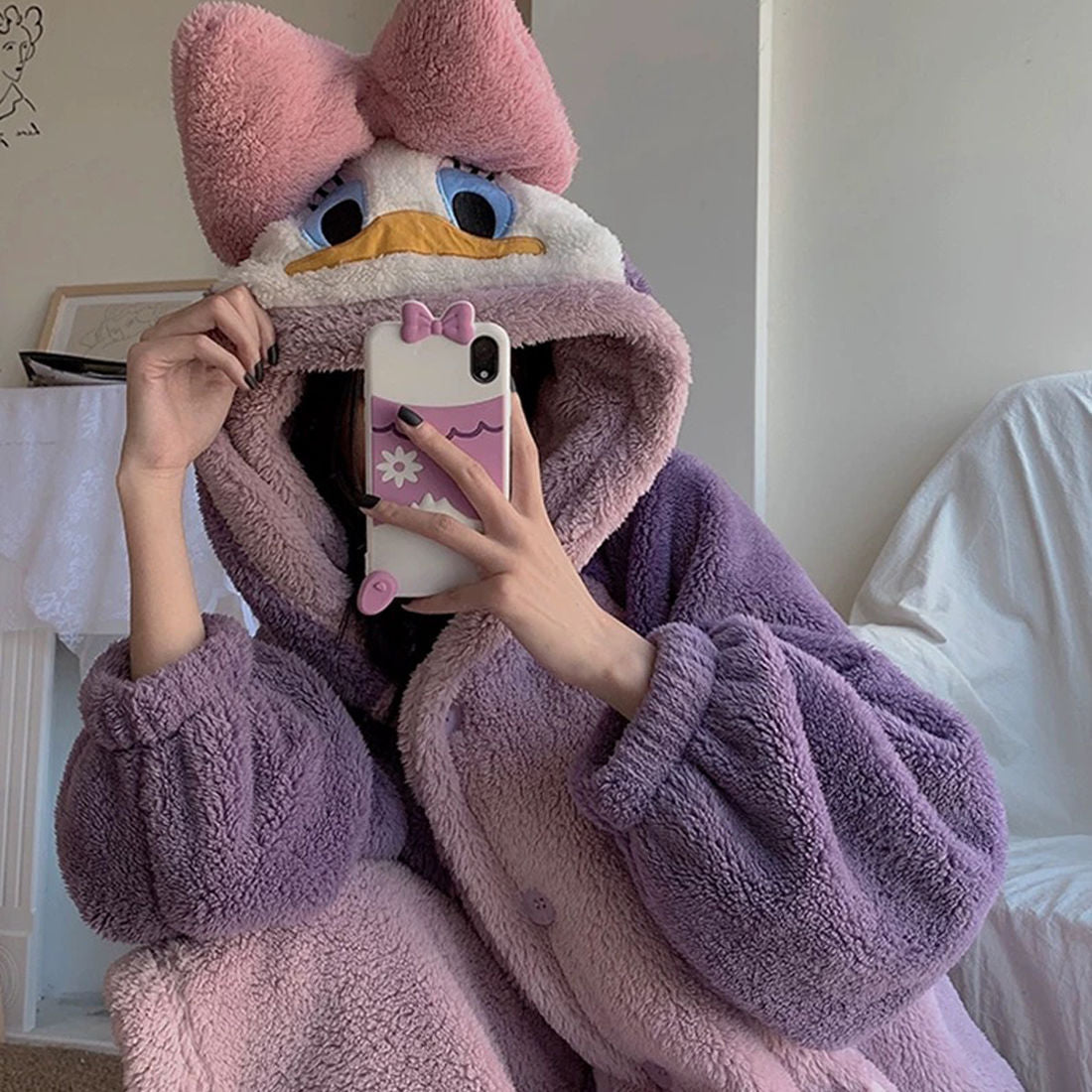 One-piece Pajamas Women's Autumn And Winter Thickened Donald Duck Daisy Coral Fleece Flannel Couple Plush Nightgown Large Size